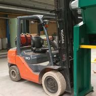 راننده لیفتراک هستم .