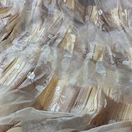 پرده پذیرای با جنس ابریشم با میله و کتیبه بالاش