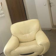 مبل چرم سفید