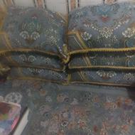 دوازده عدد بالشت