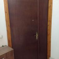 درب ورودی چوبی با چارچوب،قفل و دستگیره