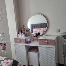 تخت دو نفره و میز آرایشی