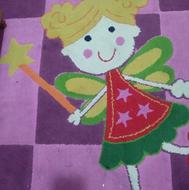 فرش اتاق کودک. در حد نو