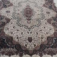 فرش 12 متری درحد نو با طرح خاص و جذاب