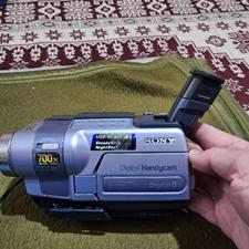 دوربین هندی کم پخش فیلم سونی نواری 8 میلی با کیف و لوازم