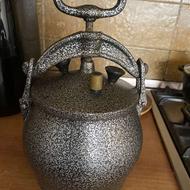 یک عدد دیگ زود پز چدنی