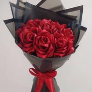 دسته گل آماده رز روبانی قرمز زرشکی