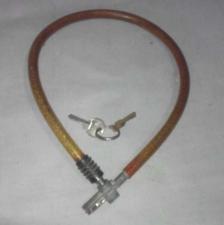 قفل دوچرخه و موتور و... به همراه 2عدد کلیدجنس قدیمی