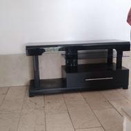 میز تلویزیون شیشه ای