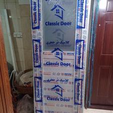 درب آلمینیوم 3 میلیون / پی‌وی‌سی با شیشه قیمت 3200 تومان