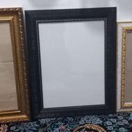 قاب عکس طلایی