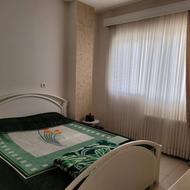 تخت 2نفره ومیزآرایش و تشکش