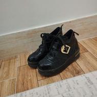 نیم بوت ورنی