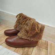 پوتین خز دار بسیار گرم