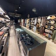 فروشنده خانم