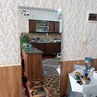 اینه قدی. در