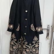 یک عدد پالتو مناسب سایز 46تا 50، کار شده با نخ زری