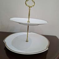 چند عدد ظروف پذیرایی