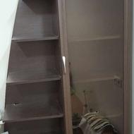 کتابخانه ایستاده