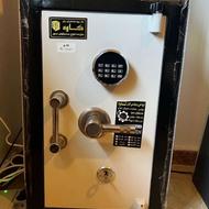 گاو صندوق کاوه