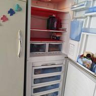 یک عدد یخچال فریزر ویک عدد یخچال دو درب