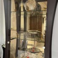 ویترین شیشه ای