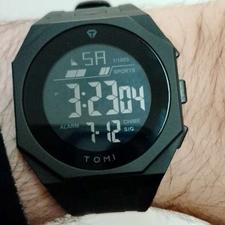 ساعت TOMI ضد آب