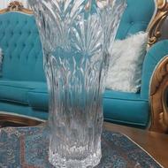 گل با گلدان خارجی فقط دکوری بوده