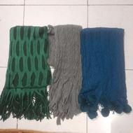 تعدادی شال وروسری فلاح
