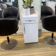 تعدادی صندلی چرم