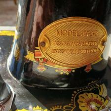 چرخ خیاطی قدیمی