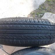 یک جفت لاستیک کویرتایر