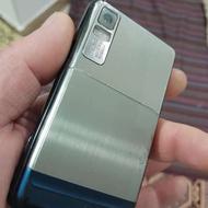 یکدستگاه موبایل سامسونگ در حد نو سالم در حال کار