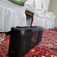 رادیو و تک کاست که هر دو رادیو و ظبط کاست