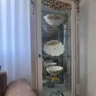 چوبی یه تیکه کوچیک سمت بغل شیشه شکسته