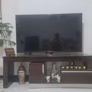 میزتلویزیون کاملا تمیزومرتب