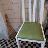 صندلی چوبی تمیز – قیمت مناسب