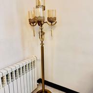 آباژور ایستاده