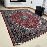 فرش گل قرمز..