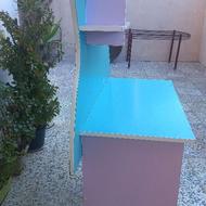 میز تحریر و کتابخانه دار