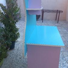 میز تحریر و کتابخانه دار