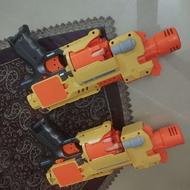 تفنگ با تیر پلاستیکی ایمن و فوتبال دستی بچه گانه