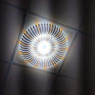 چراغ سقفی مغازه‌