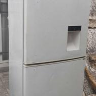 یخچال و فریزر فروزان در حد نو