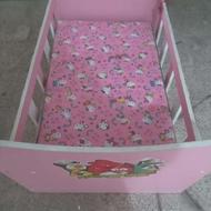 تخت نوزادیک تاپنج سال