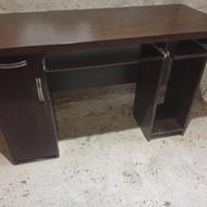 میز کامپیوتر و 4عددصندلی تمیز