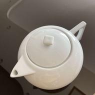 قوری سفالی سفید