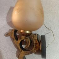 روشنایی با لامپ روشن می‌شود