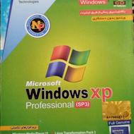 تعدادی سی‌دی و می‌دی و دی‌وی‌دی