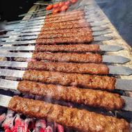 نیروی خانم جهت کار در کبابی بیرون بر